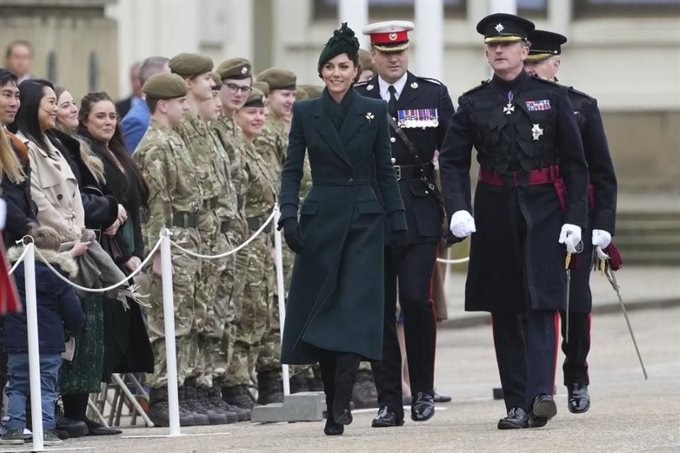 Middleton brilló con un abrigo de Alexander McQueen.