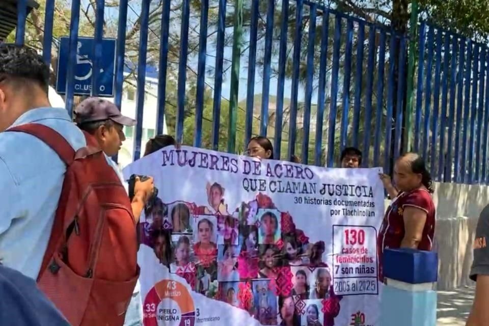 Familiares de víctimas de feminicidio en Guerrero protestaron frente a la Fiscalía estatal por atrasos en investigaciones, así como órdenes de aprehesión no ejecutadas contra responsables de crímenes.