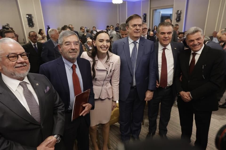 Lanzamiento del Comité especial para la inversión y Relocalización de Empresas con la presencia de Marcelo Ebrard, Juan Ramón de la Fuente, Altagracia Gómez, Francisco Cervantes Díaz y Max Elmann.