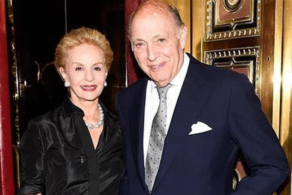 El periodista y aristócrata Reinaldo Herrera, esposo de la diseñadora Carolina Herrera, falleció a los 91 años en su casa de Manhattan.