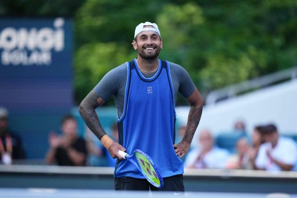 Nick Kyrgios venció a Mackenzie McDonald en el Masters de Miami y celebró su primera victoria en el circuito en casi dos años y medio.