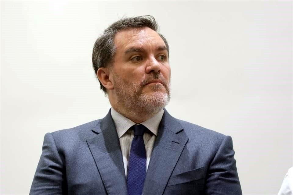 El diputado por el PAN Federico Döring recordó que la Mandataria federal dijo que irá hasta donde tope contra los funcionarios federales y locales que formen parte de la red que hace posible este delito.