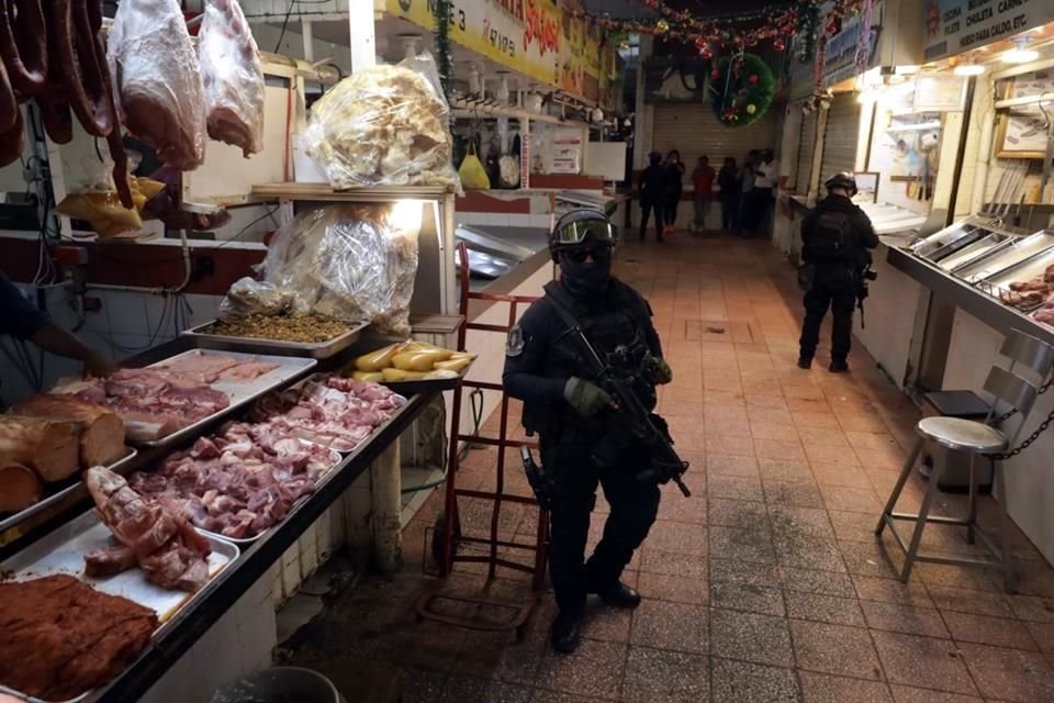 Dos carniceros fueron asesinados a balazos en el Mercado Baltasar Leyva Mancilla, al norte de Chilpancingo, Guerrero.