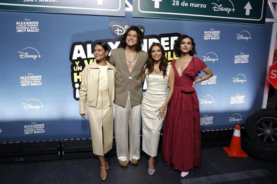 Eva Longoria, Mabel Cadena y Cristo Fernández presentaron la cinta 'Alexander y un viaje terrible...', que llega próximamente en Disney +.