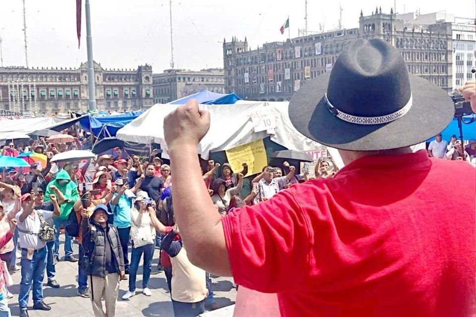 Líderes de CNTE reclamaron que les paguen pensiones más altas con dinero de Afores o advirtieron que estallarán un paro nacional indefinido.