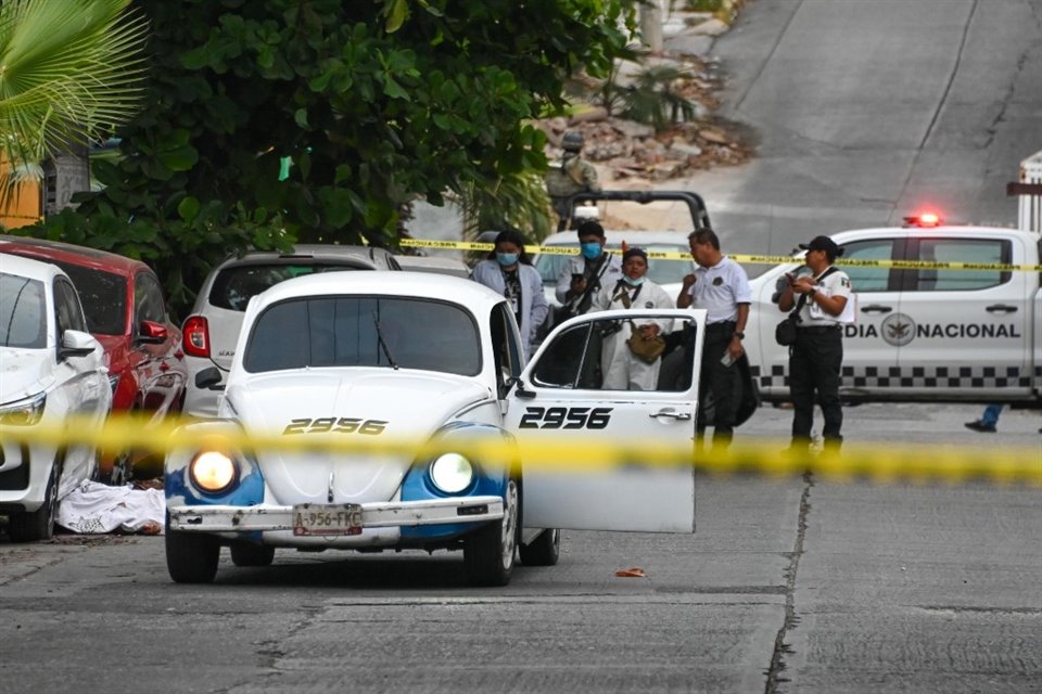 En lo que va del 2025, 25 taxistas y 4 choferes de Urvan han sido asesinados y 4 unidades han sido incendiadas en Acapulco, Guerrero.