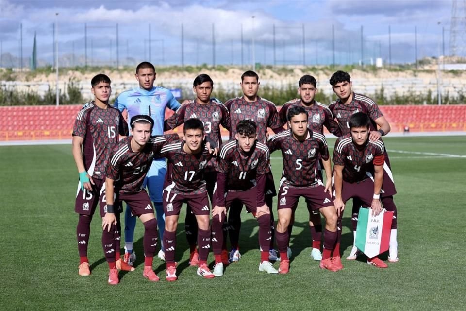 El 11 que presentó el técnico Eduardo Arce.