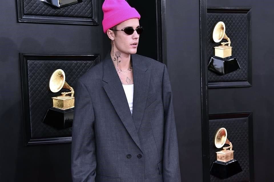 Justin Bieber ha despertado preocupación sobre su bienestar emocional debido a mensajes de insatisfacción.