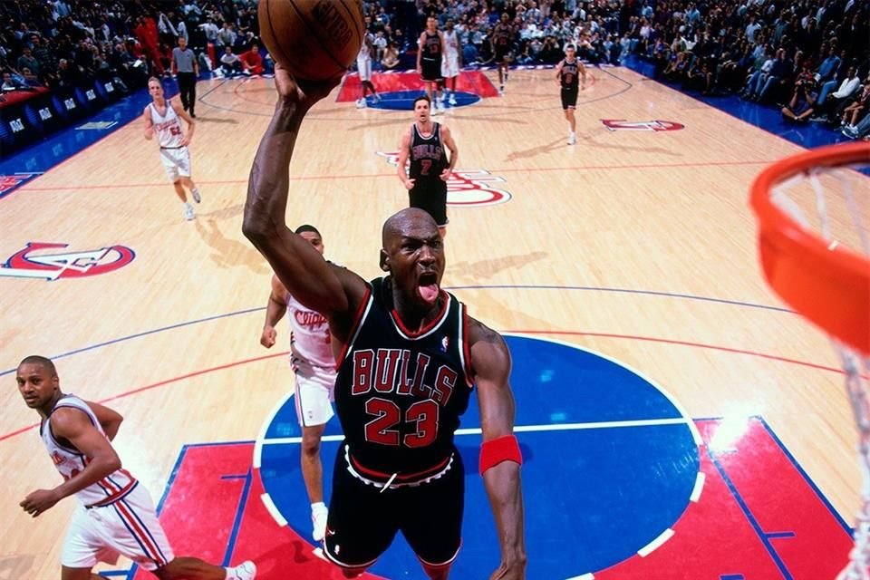 El característico gesto de Michael Jordan siempre llamaba la atención.