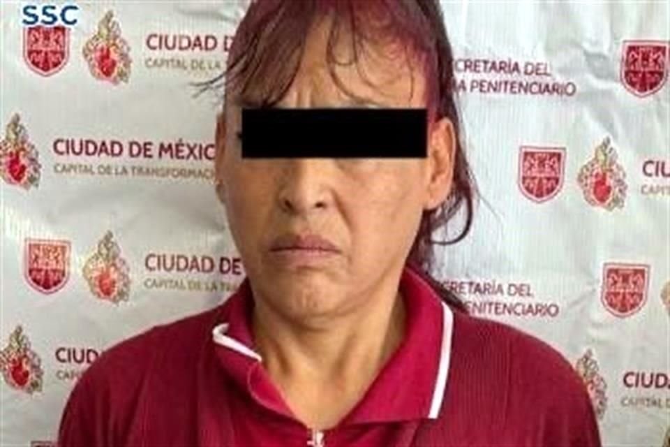 Policías notaron una actitud extraña en la mujer de 52 años.