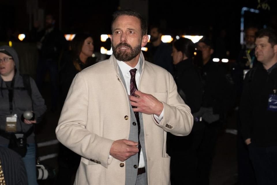 El actor Ben Affleck niega escándalos como causa de su divorcio con J.Lo.; resalta respeto mutuo.