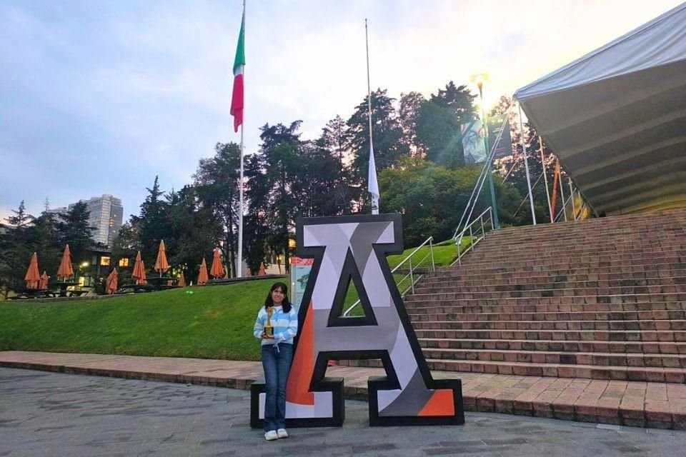 Ángela Olazarán estudia Ingeniería en Tecnologías de la Información y Negocios Digitales en la Universidad Anáhuac Veracruz.