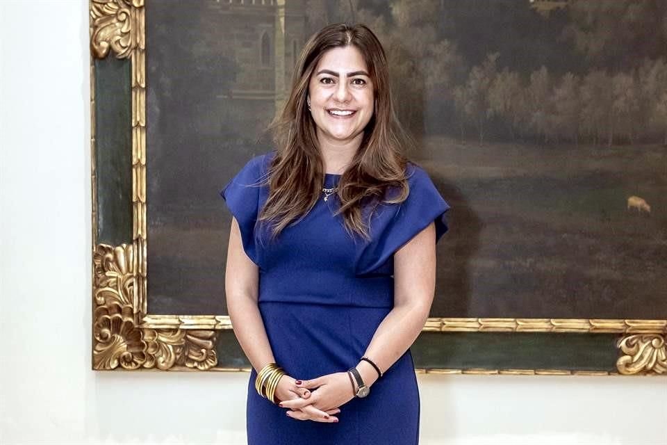 Durante su ponencia, Diana Castellanos enfatizó la importancia de la educación nutricional para desmontar mitos y empoderar a las personas en la toma de decisiones informadas.