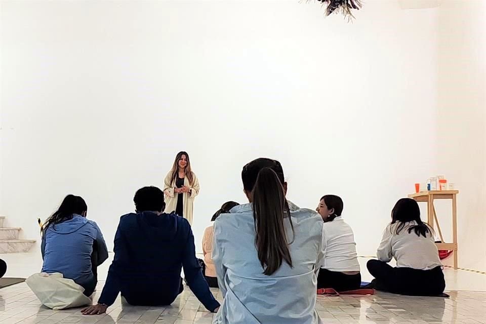 Daniela impartió la actividad 'El balance entre lo espiritual y lo terrenal' en Zona Wellness.