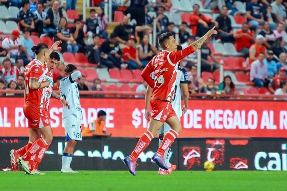 Necaxa venció 2-0 al Querétaro con un dominio absoluto de las acciones en Aguascalientes.