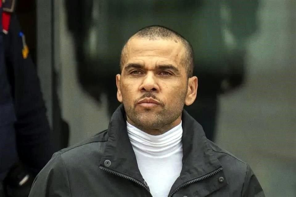 Dani Alves será padre nuevamente luego de tres días de ser absuelto en España por agresión sexual, ya que su esposa Joana Sanz anunció su embarazo.