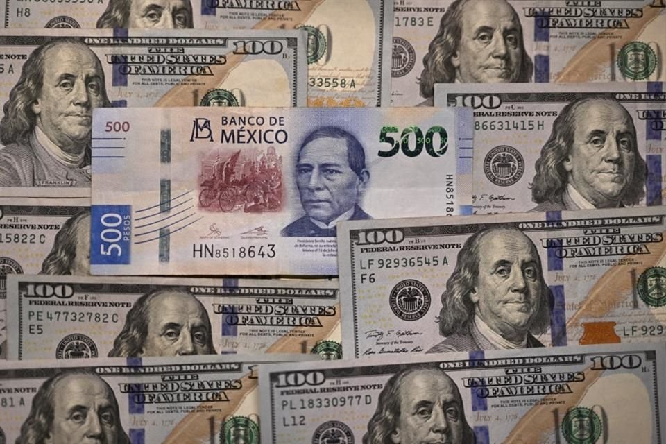 Luego de cinco jornadas con ganancias, el peso mexicano retrocedía ante el dólar.
