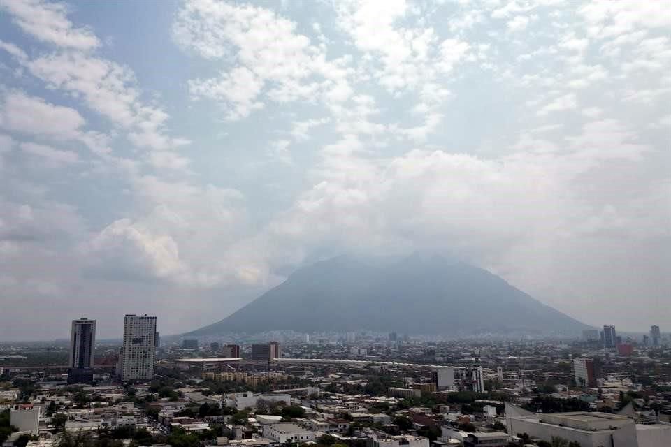 Sheinbaum dijo que los trabajos científicos que se realizan por la contaminación en la Zona Metropolitana de Monterrey llevan tiempo.