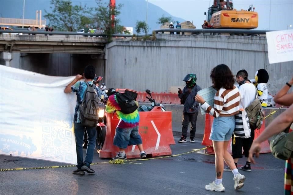 Los manifestantes cerraron Constitución por espacio de 15 minutos.