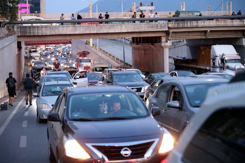 El bloqueo afectó a los automovilistas que circulaban por Constitución.