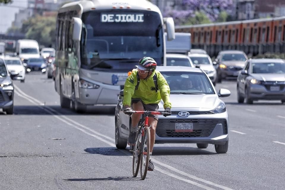 Los recorridos ciclistas son de alto riesgo ante la circulación imprudente de automovilistas y transportistas.