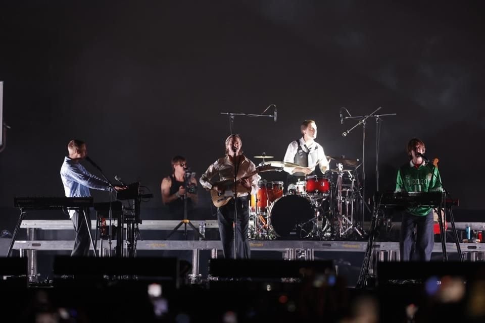 Con escenarios abarrotados de fans, Parcels complació a sus seguidores del Festival Ceremonia 2025 con su toque musical de funk y electro.