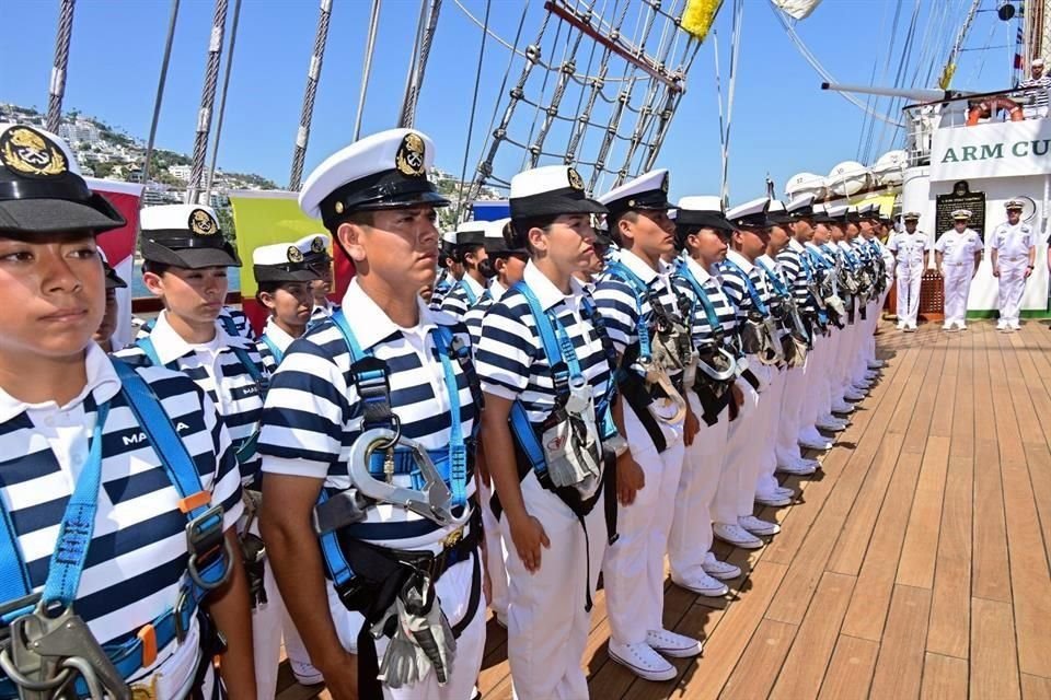 El objetivo de la travesía es que los 147 cadetes que representarán a México en 22 puertos de 15 países realicen hazañas y actividades para concluir su preparación naval.