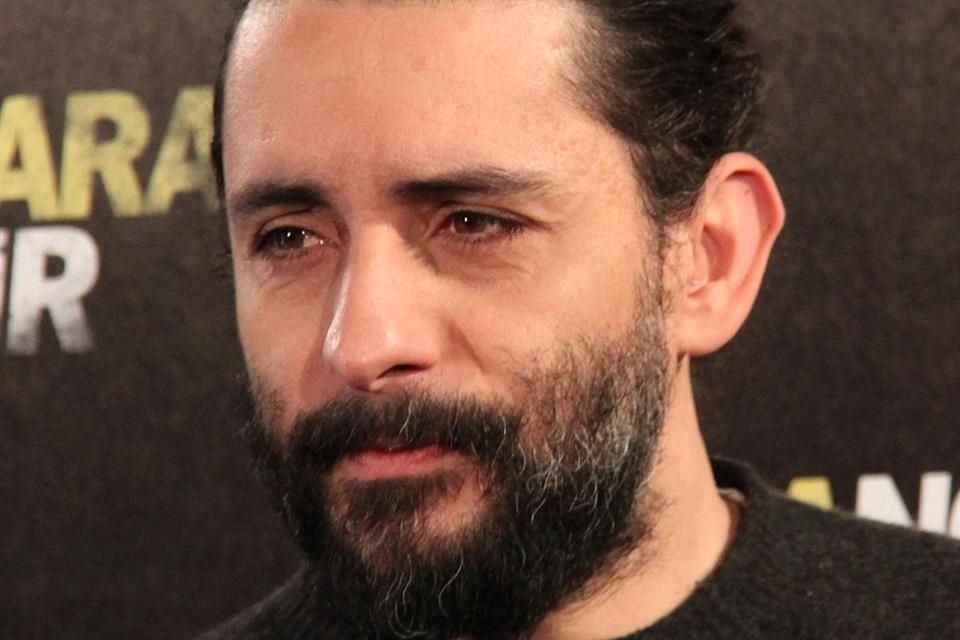 En lo que arranca la producción de esta nueva cinta, el español alista el estreno internacional del filme de terror 'The Woman in the Yard'.