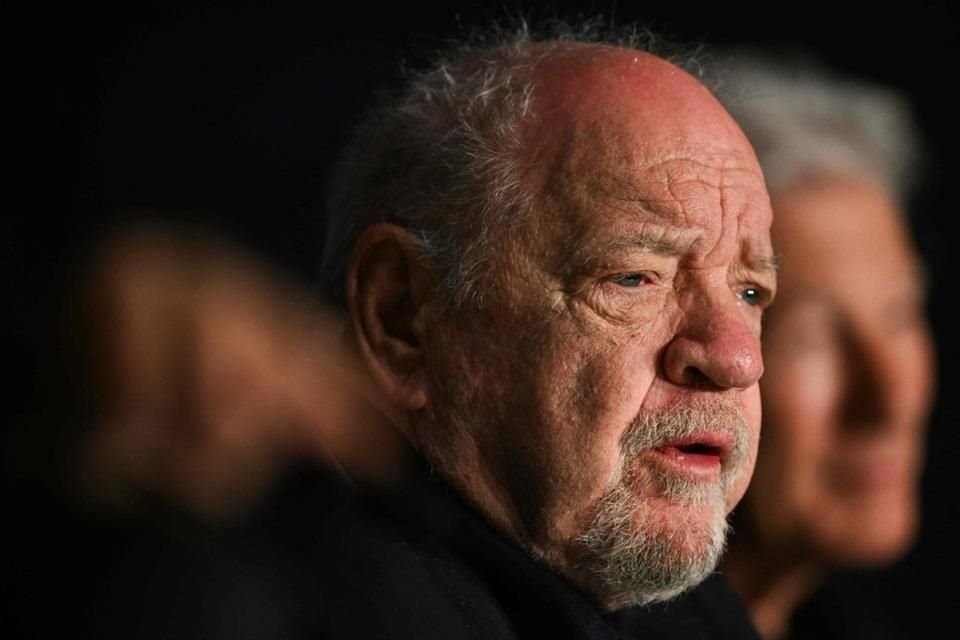 Paul Schrader negó las acusaciones de agresión e incumplimiento hechas por su ex asistente y afirmó que defenderá su verdad en tribunales.