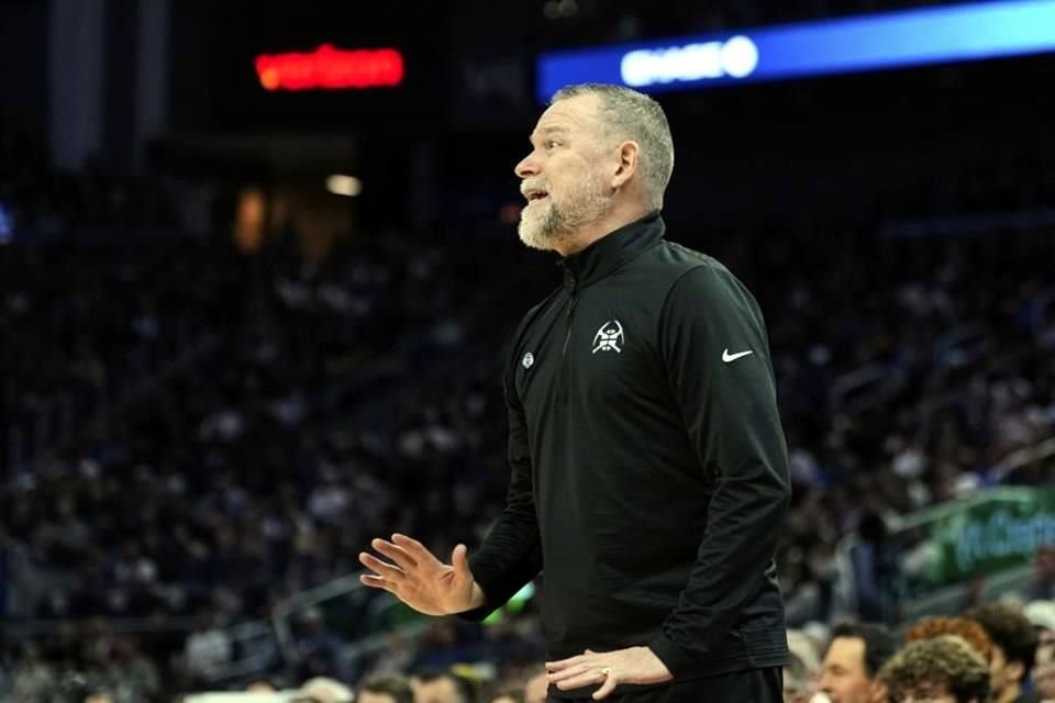 Michael Malone quedó fuera del equipo.