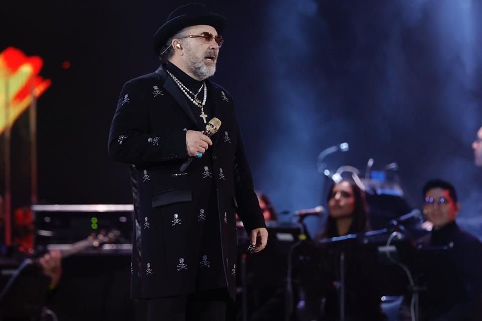 Este anuncio llega en medio de una agenda llena de compromisos, que incluyen un concierto en el Auditorio Nacional.