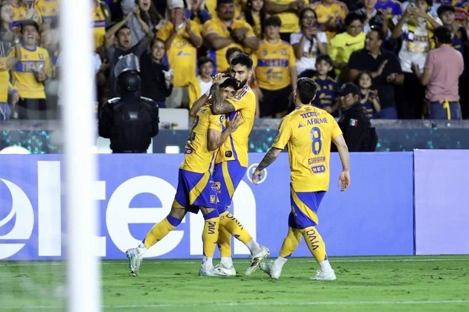 Uriel Antuna hizo su primer gol con los Tigres.