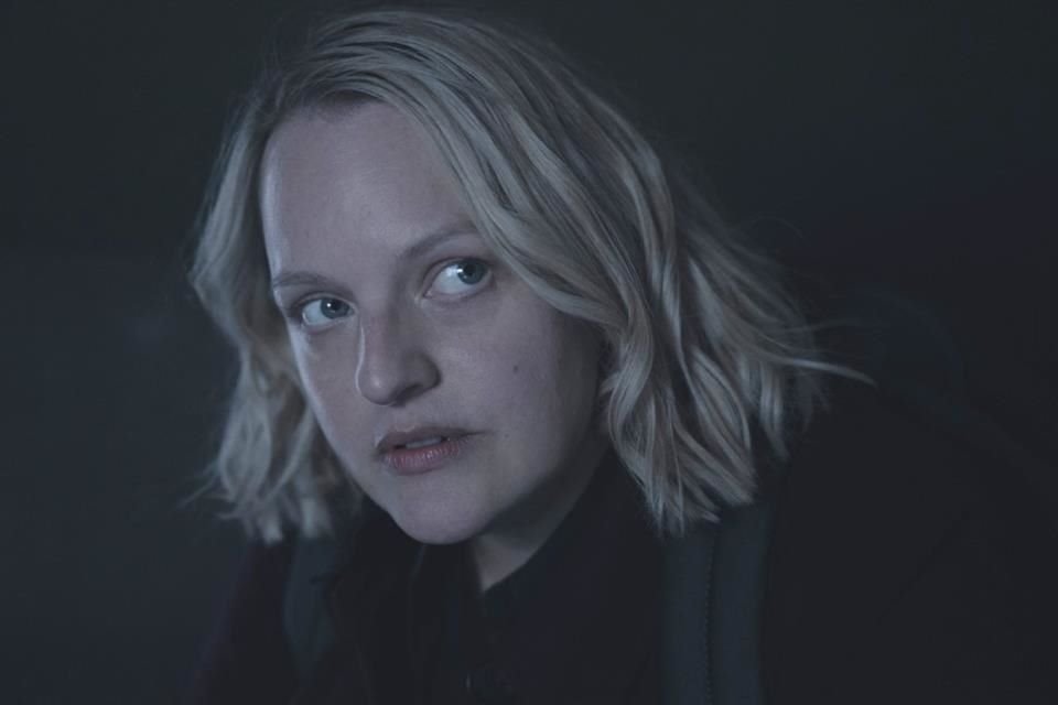 En el final de la temporada pasada, June Osborne (Elisabeth Moss) abordó un tren con rumbo desconocido pero con la esperanza de encontrar una solución a sus desgracias,
