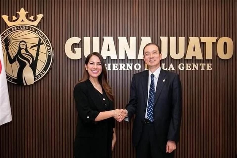 Embajador de Japón de México Kozo Honsei y la Gobernadora de Guanajuato, Libia Dennise García.