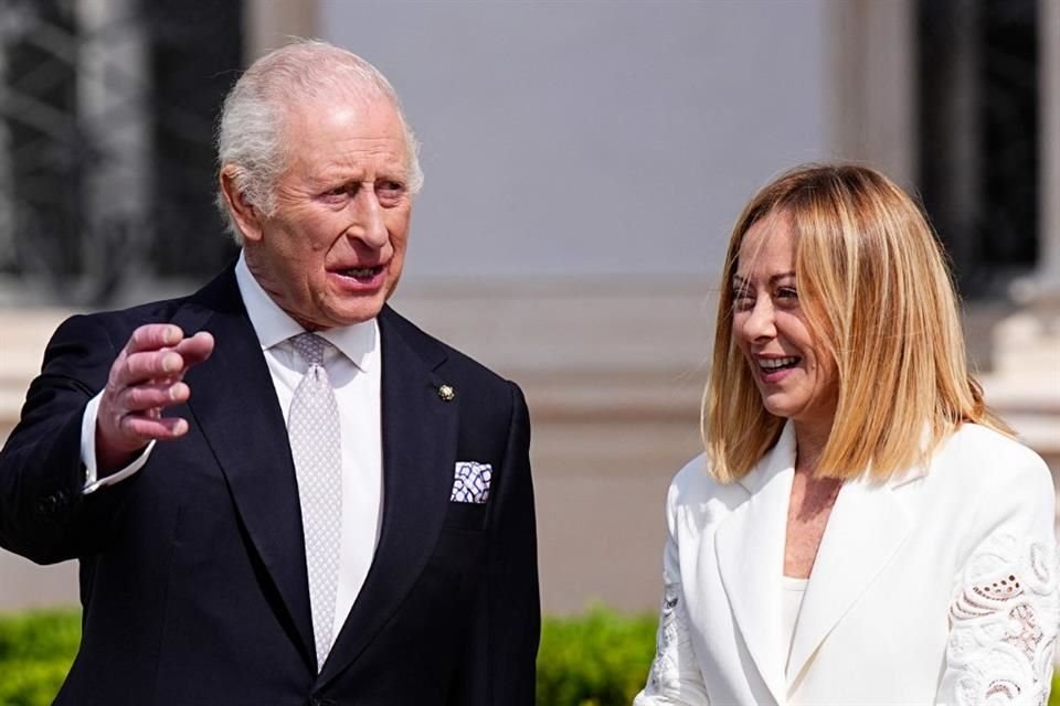 El miércoles por la mañana Carlos III tuvo un breve encuentro privado con la primera ministra Giorgia Meloni.