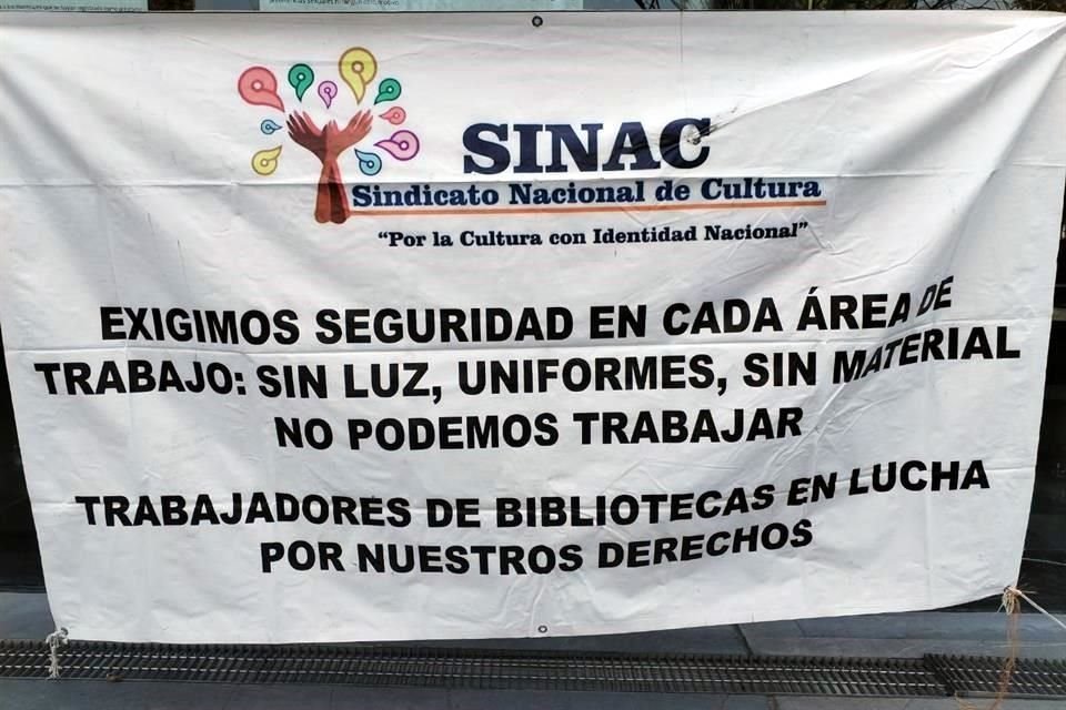 Por segundo día consecutivo, usuarios del recinto no pudieron acceder ante la protesta de personal.