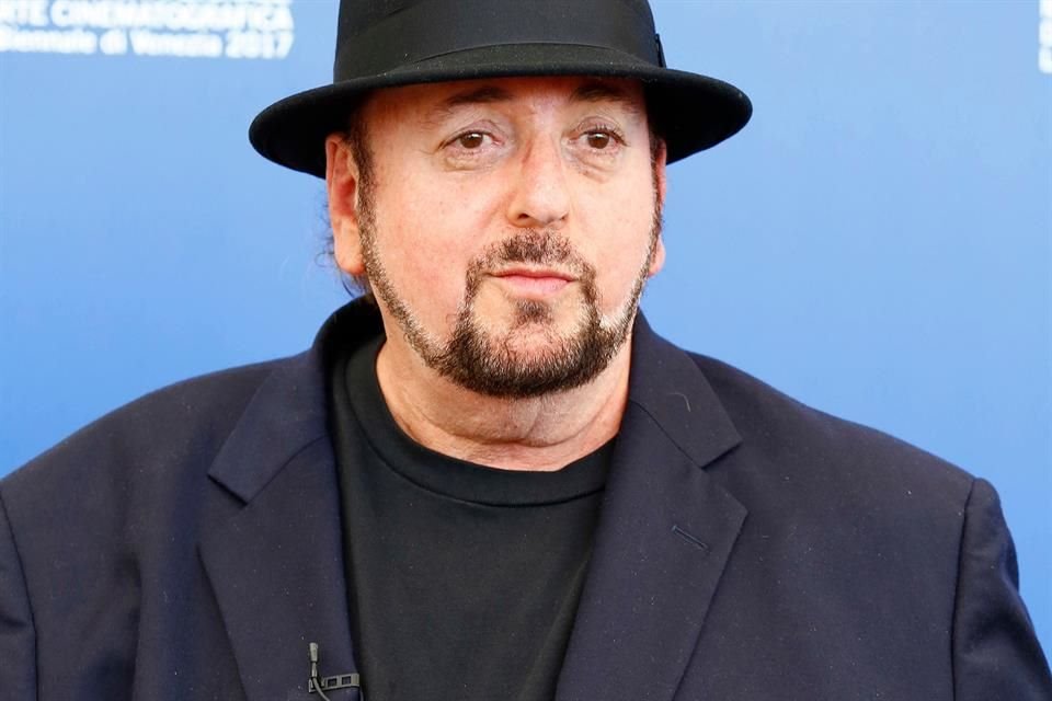 El cineasta James Toback, acusado de agresión y abuso sexual, tendrá que pagar unos mil 680 millones de dólares a 40 de sus víctimas.