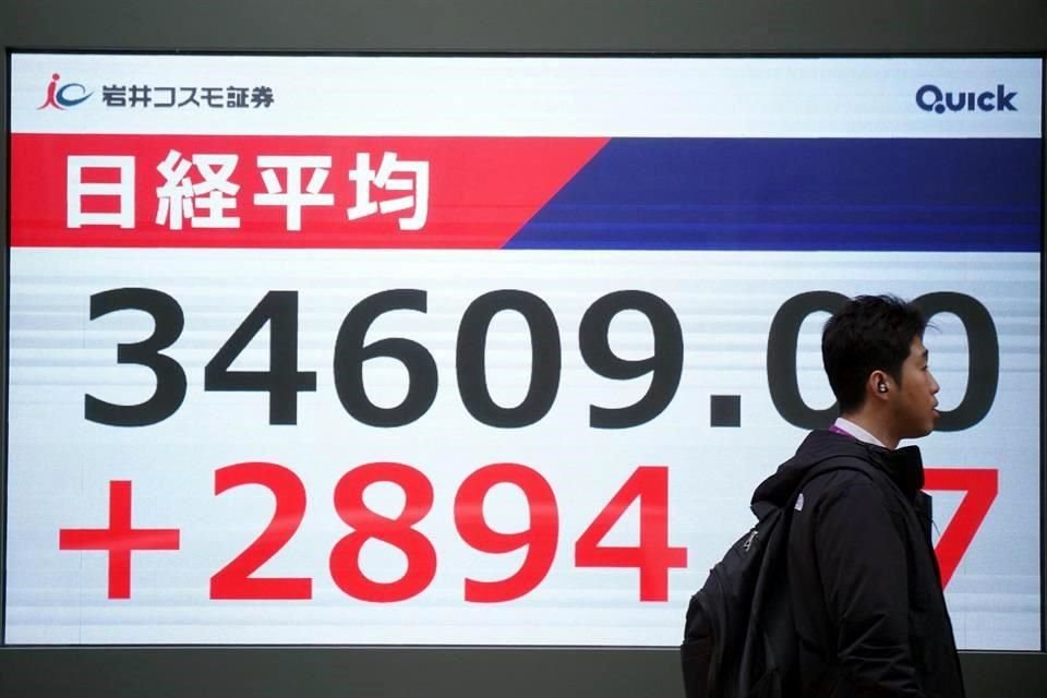 El índice Nikkei se disparó un 9.1 por ciento este jueves.