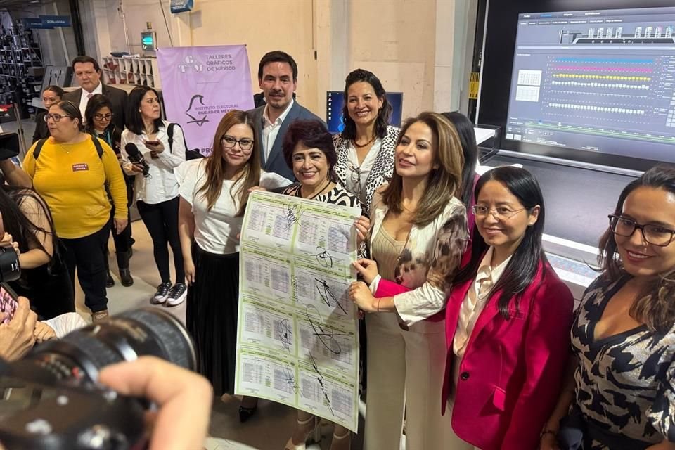 Consejeros aseguraron que las boletas cuentas con medidas de seguridad que impiden su falsificación.