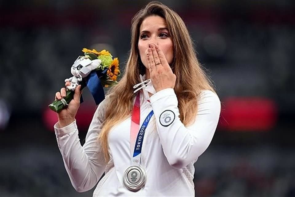 La deportista Maria Andrejczyk recaudó 125 mil dólares.