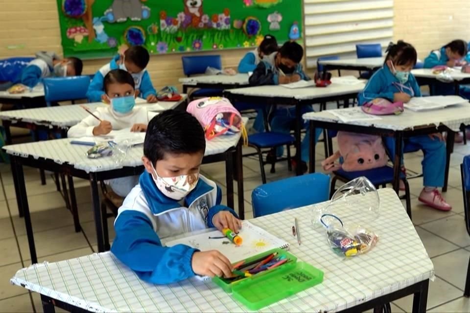 Uno de los anuncios hace referencia a la suspensión de ceremonias, reuniones y formaciones, como medida de protección ante la pandemia.