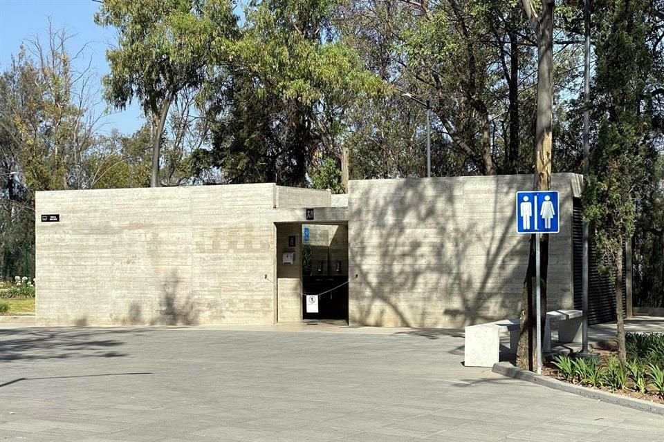 Los baños del Foro al Aire Libre no están funcionando.