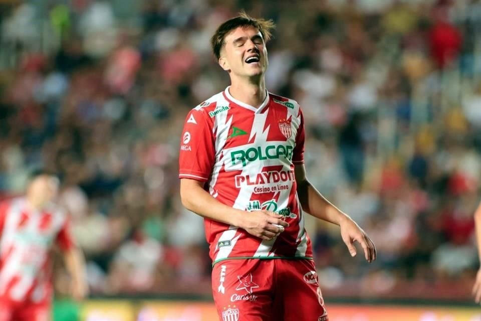 Necaxa ganaba 3-2 a falta de 10 minutos pero no pudieron mantener el resultado y la derrota los alejó de poder alcanzar en puntos al América y al Toluca.