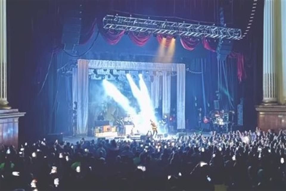 Stereophonics cerró su gira en el Teatro Metropólitan con un show lleno de rock, emoción y armonía, emocionando a los fans mexicanos.