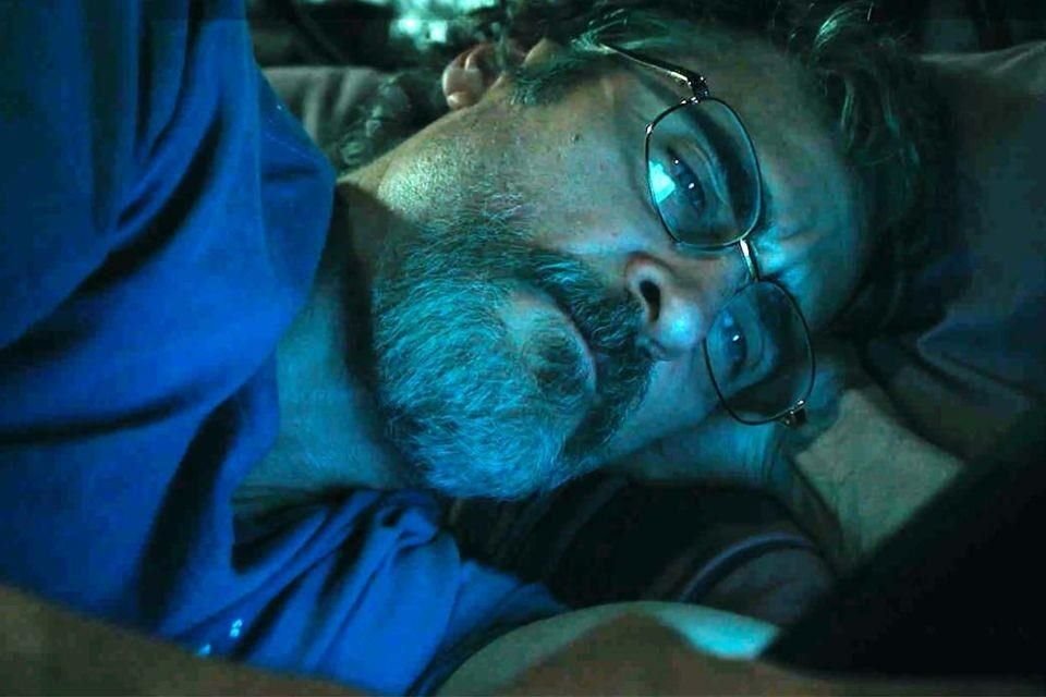 El filme es una especie de western que gira en torno a un enfrentamiento entre el sheriff de un pequeño pueblo (Phoenix) y el alcalde (Pedro Pascal).