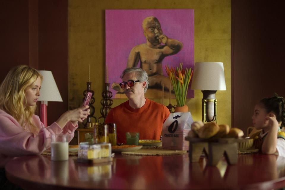 Juan Pablo Medina interpreta a un papá que tiene a su cargo la crianza de sus hijas.