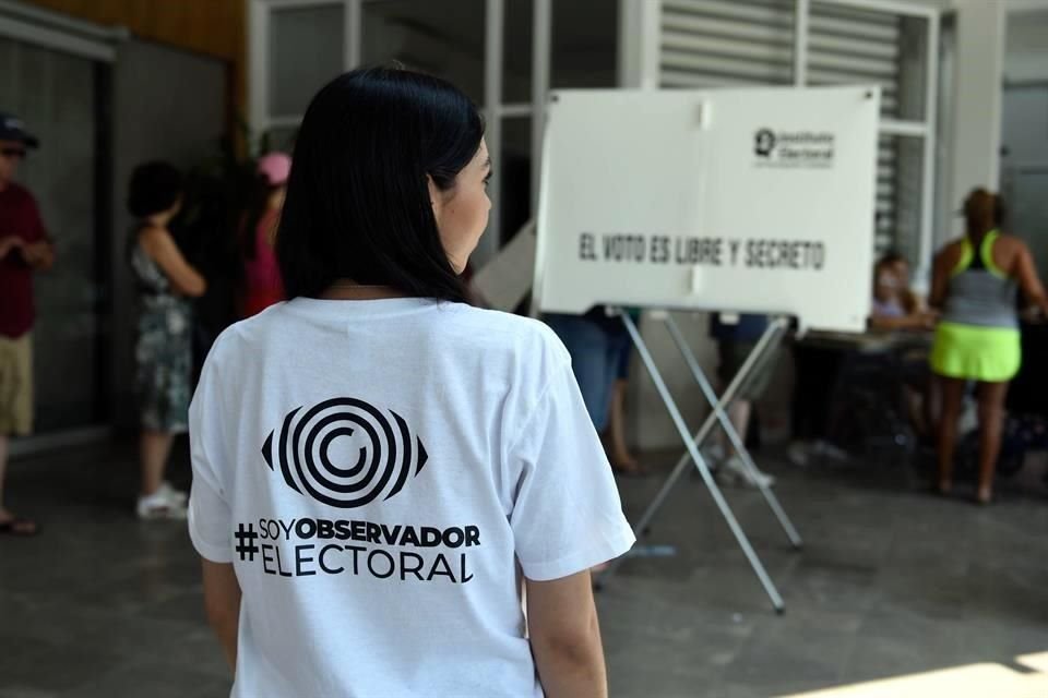 El INE negó el registro a observadores electorales por ser militantes de algún partido político o por ser funcionarios públicos.