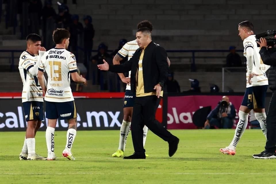 Efraín Juárez felicitó a sus jugadores y ahora tendrán que pensar en el duelo del sábado ante Tigres.