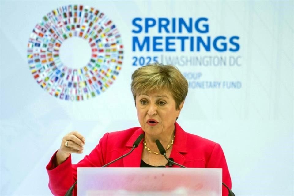 El FMI dijo que no se espera una recesión mundial ante aumento de la tensión comercial y cambios radicales en sistema de comercio mundial.