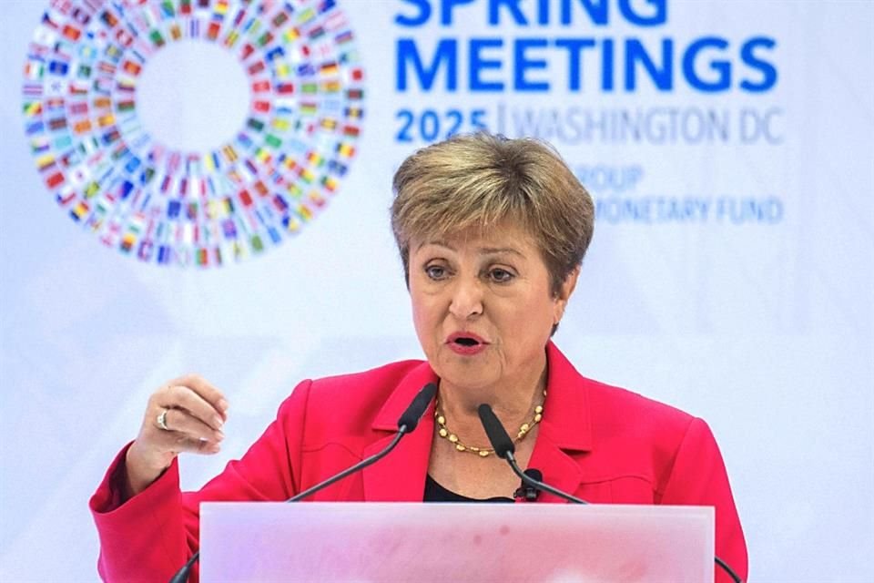 Directora del FMI dijo que no esperan una recesión mundial ante aumento de la tensión comercial y cambios en sistema de comercio mundial.
